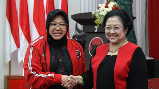 Tri Rismaharini, Menteri Sosial dan juga Ketua DPP PDI Perjuangan bersama Ketua Umum PDI Perjuangan, Hj. Megawati Soekarno Putri
